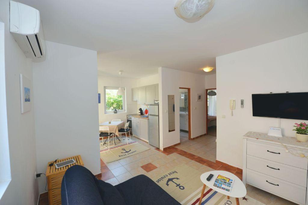Apartment Nano-Maris Novalja Exterior photo